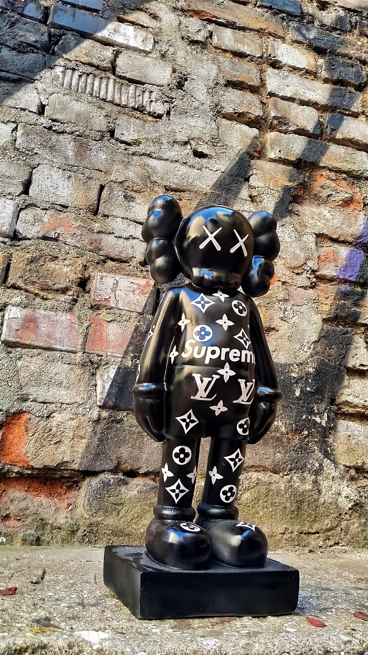 Supreme Kaws ürün görseli