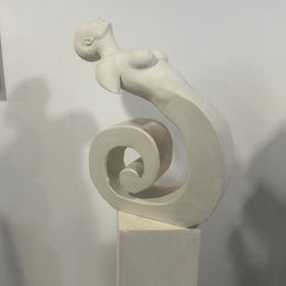 Design Abstract Woman Sculpture - vinterro