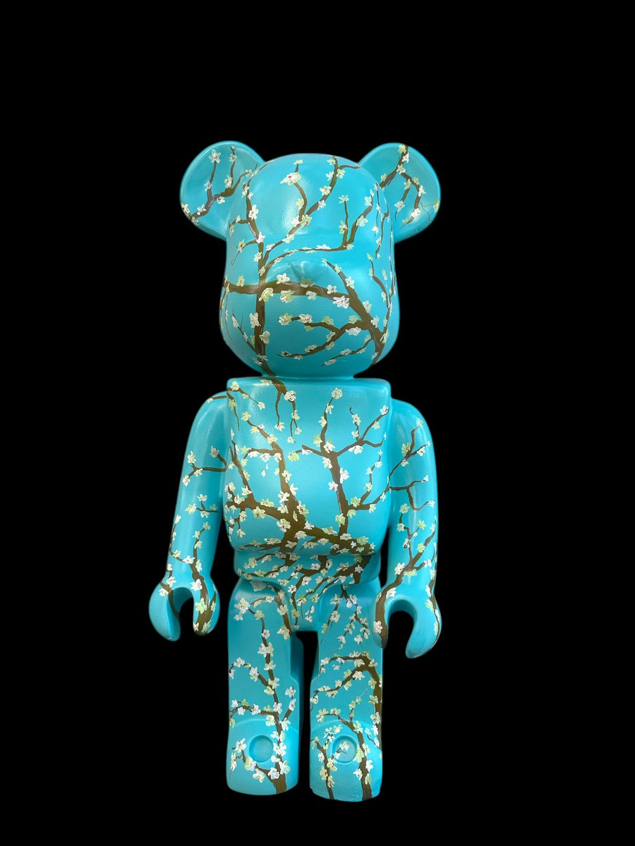Design Bearbrick Almond Blossoms ürün görseli