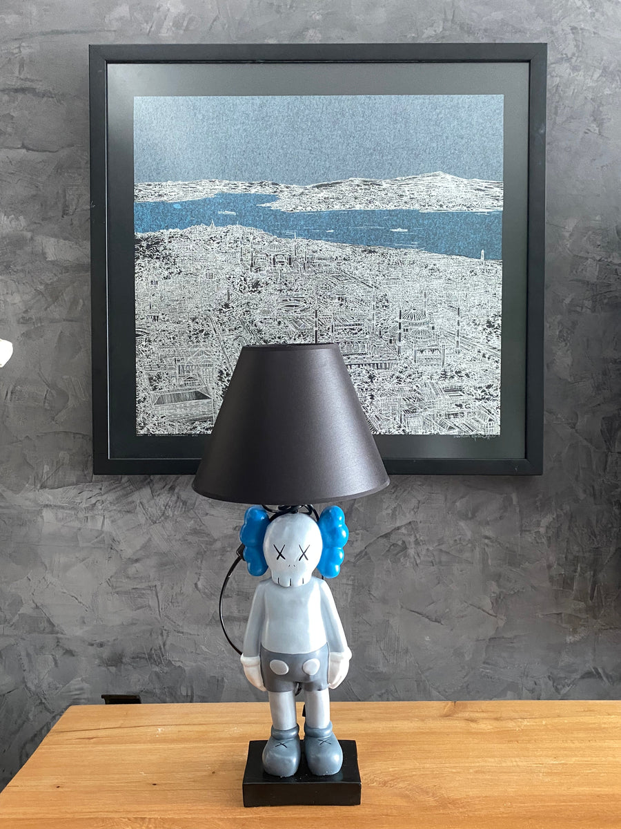 Kaws Masa Lambası 1 ürün görseli