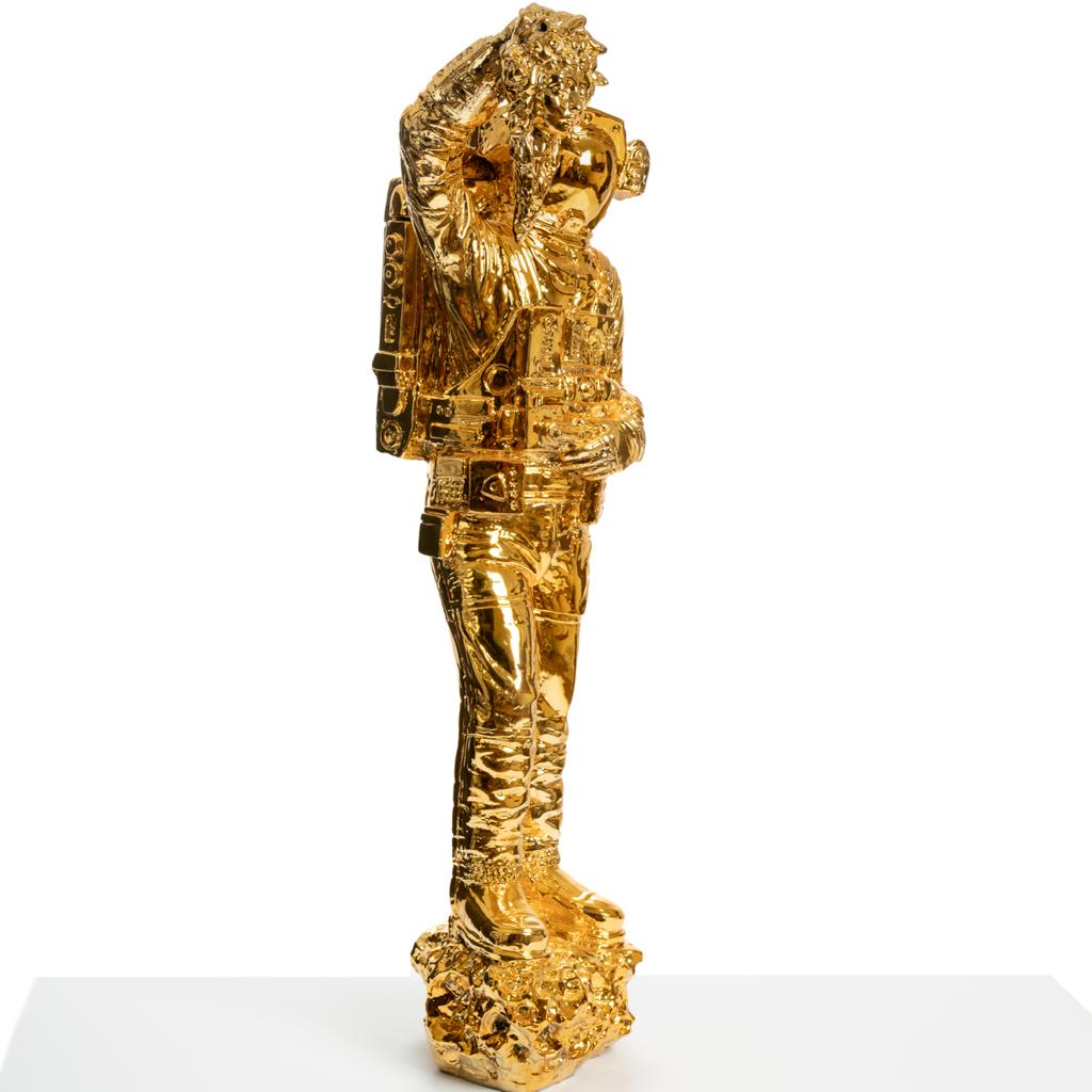 Gold Medusa Astronot