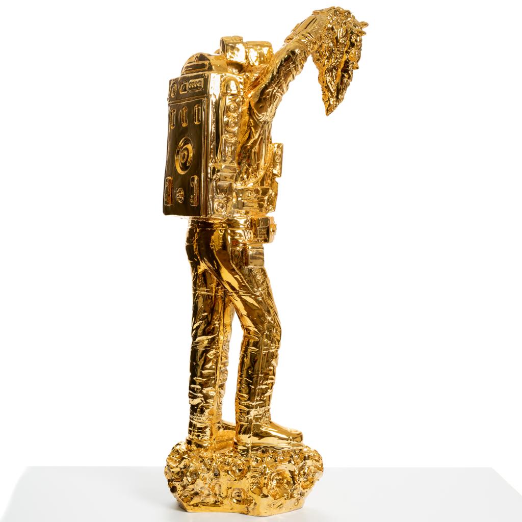 Gold Medusa Astronot