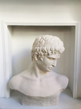 Atticus Büst