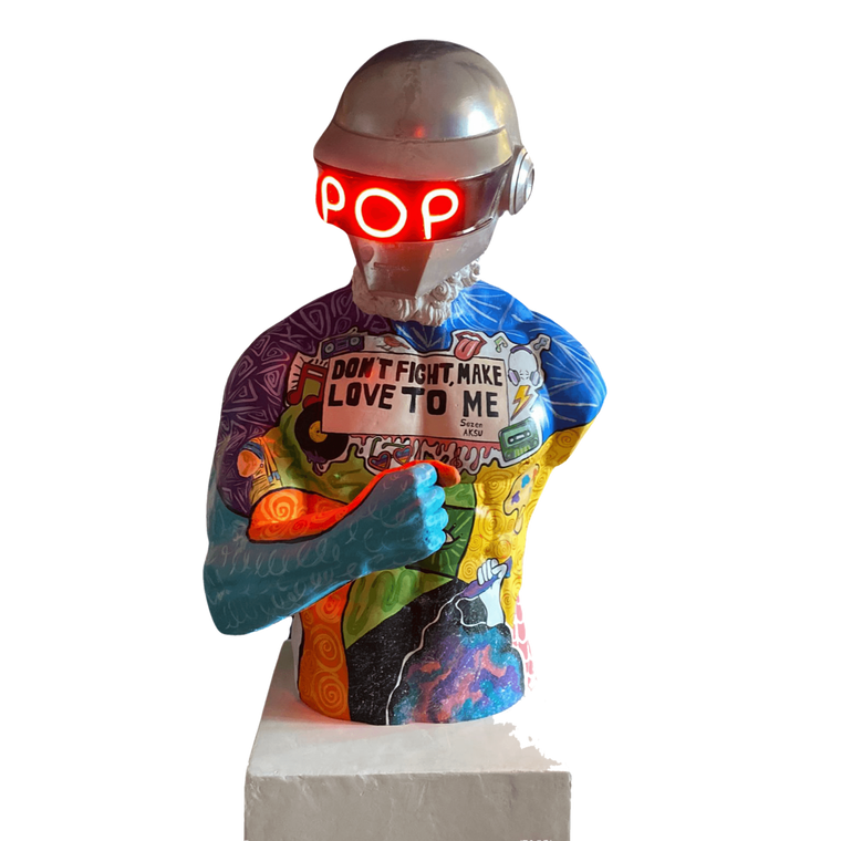 Drag&Drop transparent product image - Hercules Pop Helmet Sculpture
