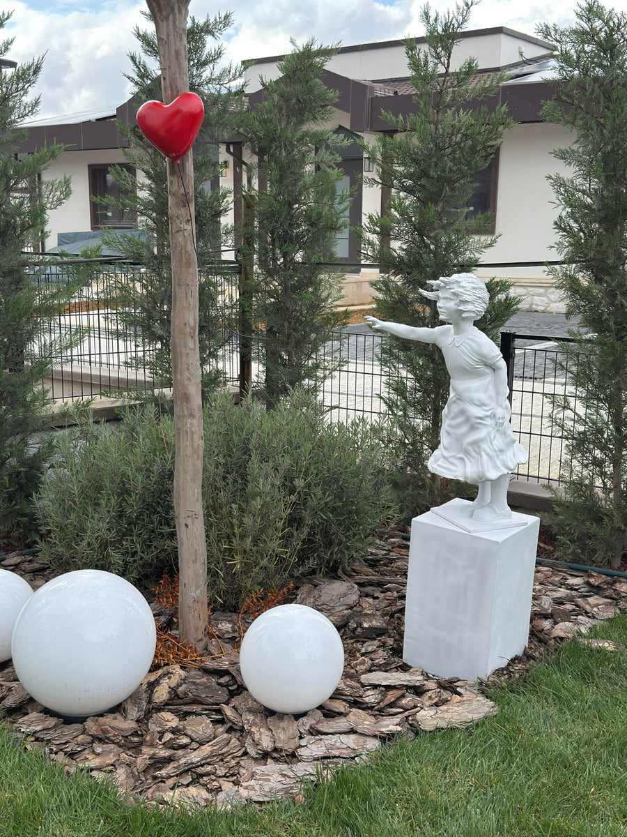 Balloon Girl White ürün görseli