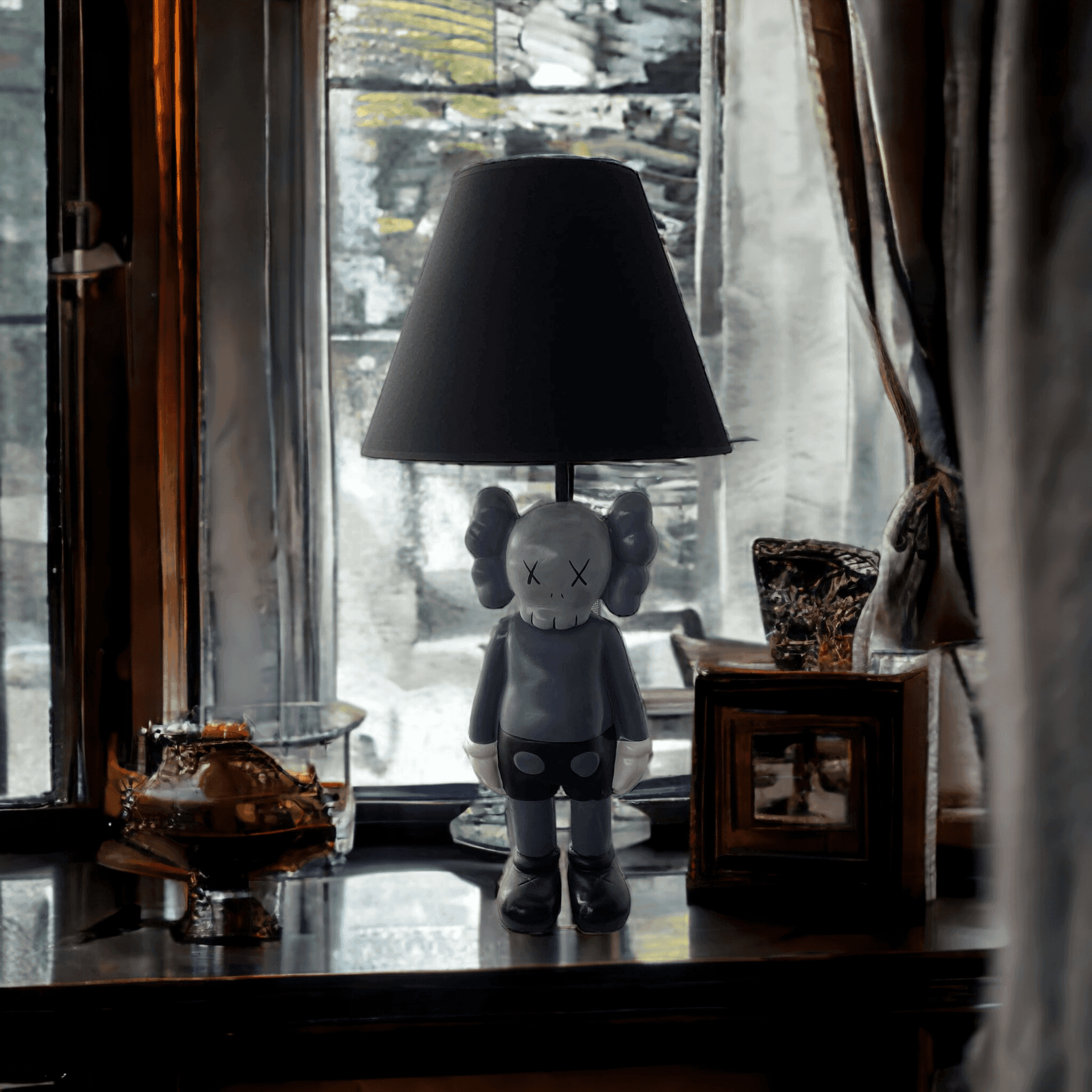 Kaws Masa Lambası 2 - vinterro