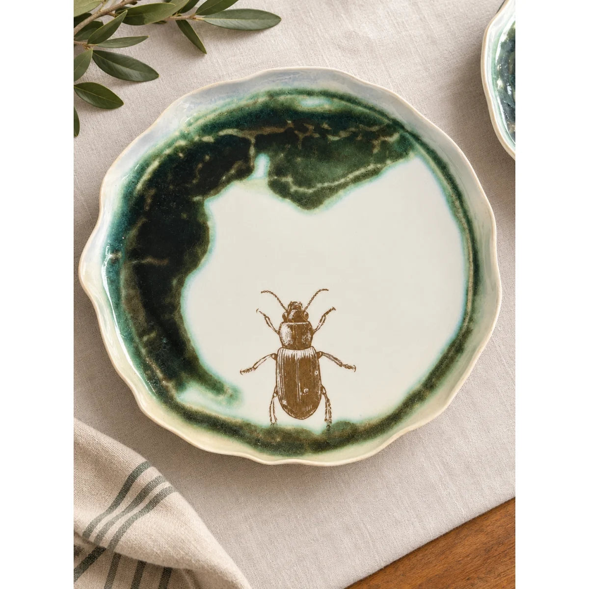 Altın Böcekli Porselen Tabak - Mamezon Ceramics