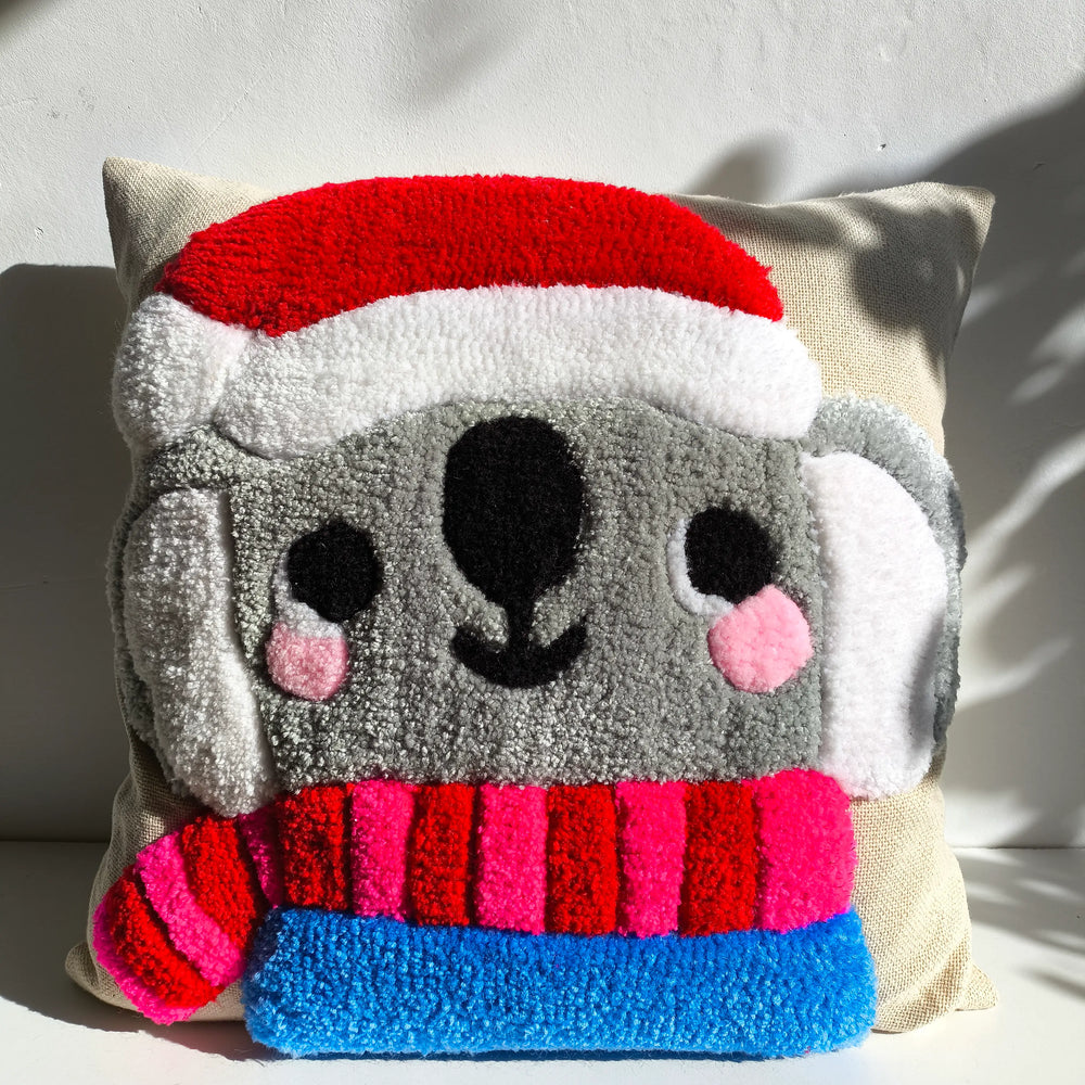 Yılbaşı Temalı Koala Tufting Kırlent