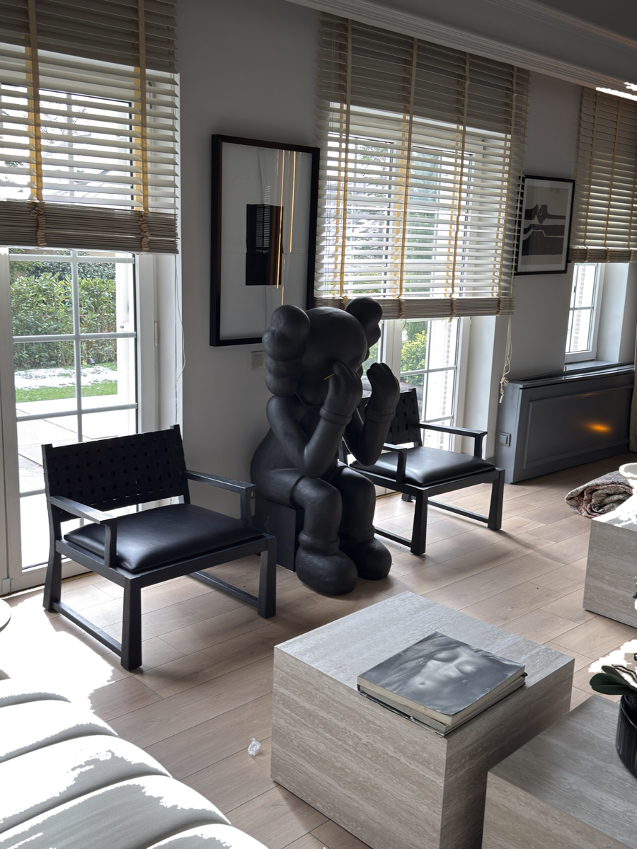 Drag&Drop transparent product image - Black Kaws