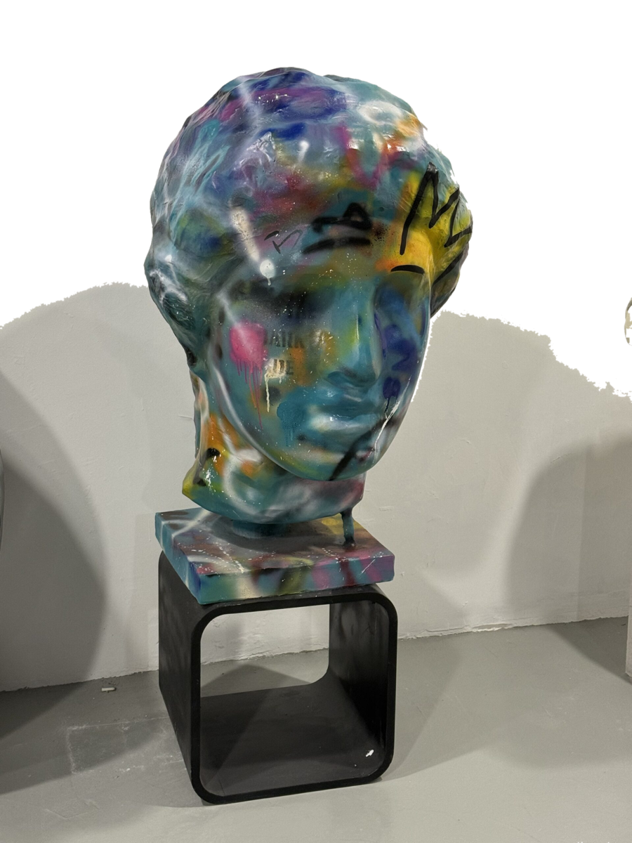 Drag&Drop transparent product image - Graffiti Bust Hera