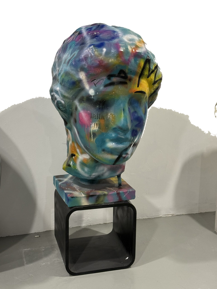 Drag&Drop transparent product image - Graffiti Bust Hera