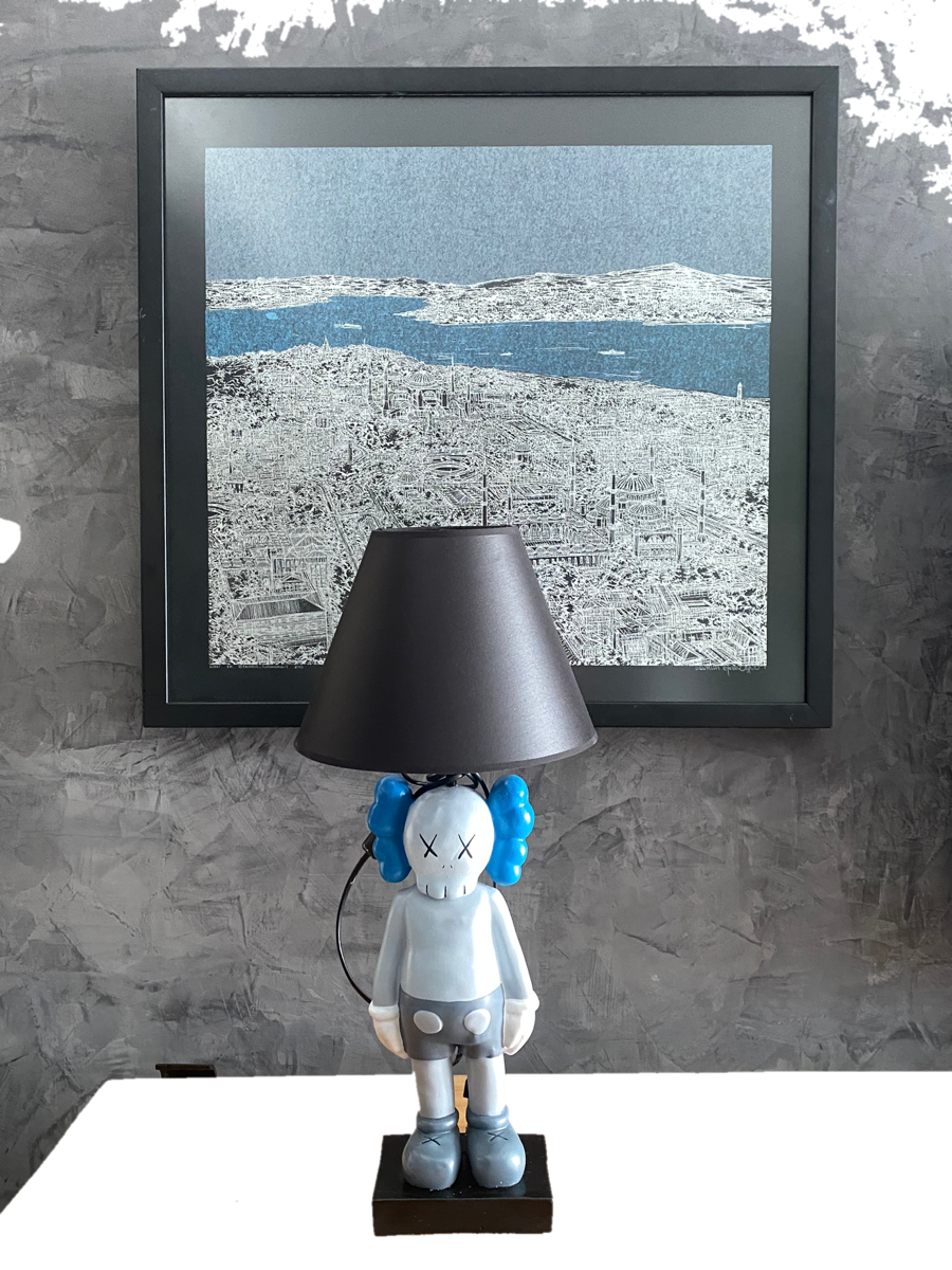 Drag&Drop transparent product image - Kaws Masa Lambası 1