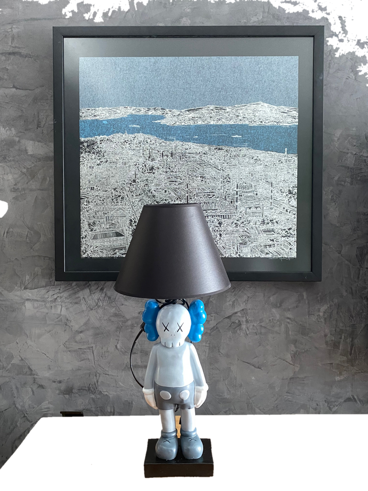 Drag&Drop transparent product image - Kaws Masa Lambası 1