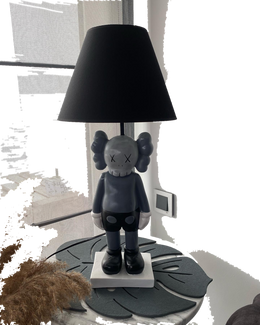 Drag&Drop transparent product image - Kaws Masa Lambası 2