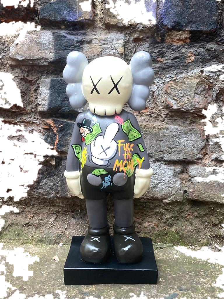 Drag&Drop transparent product image - Kaws Monopoly 2