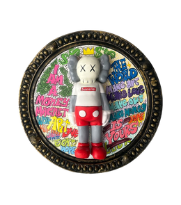 Drag&Drop transparent product image - Kaws Rölyef Tablo