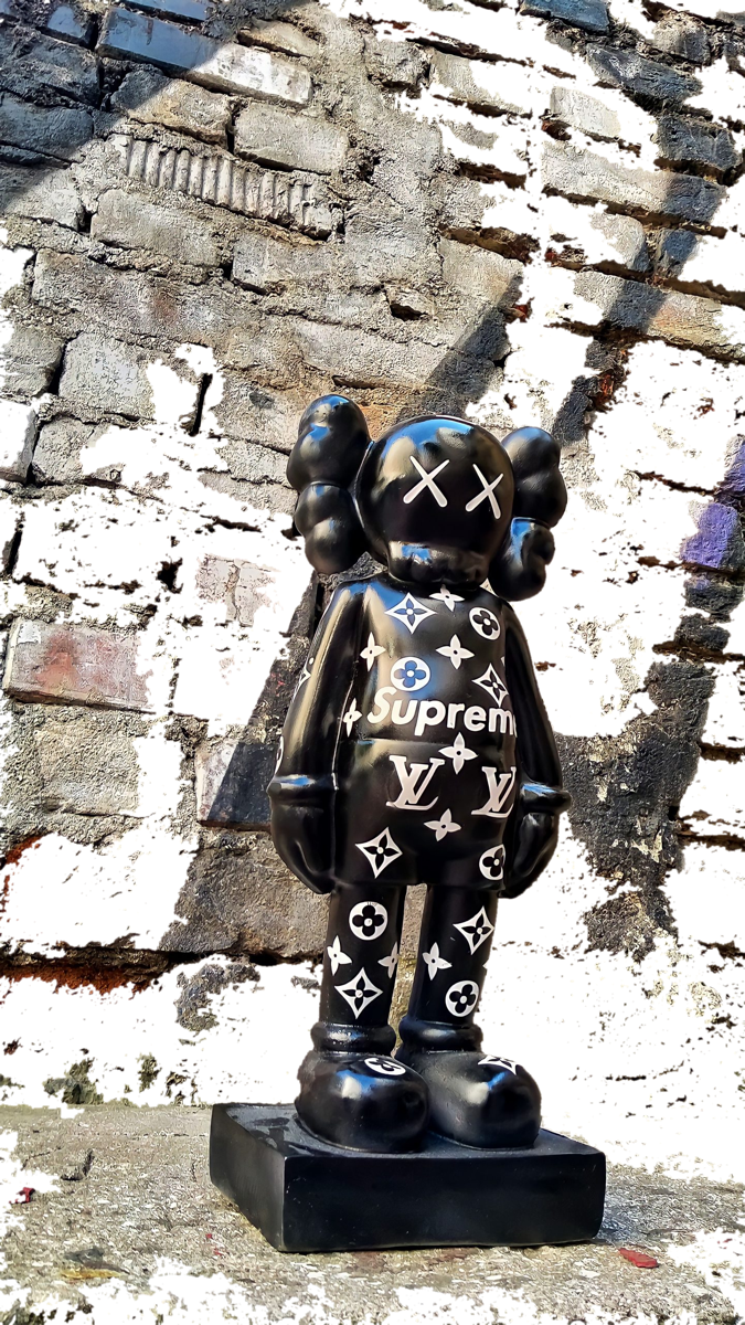 Drag&Drop transparent product image - Supreme Kaws