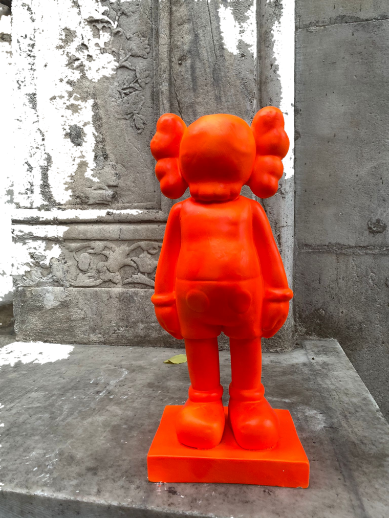Drag&Drop transparent product image - Turuncu Kaws