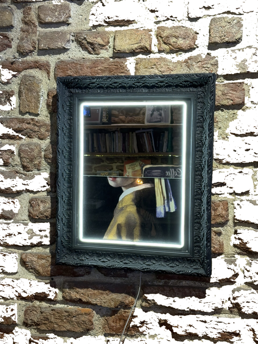 Drag&Drop transparent product image - Vermeer’s Mirror