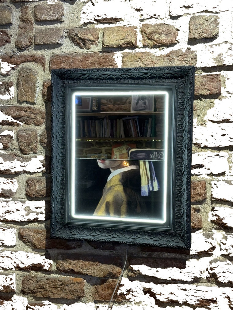 Drag&Drop transparent product image - Vermeer’s Mirror