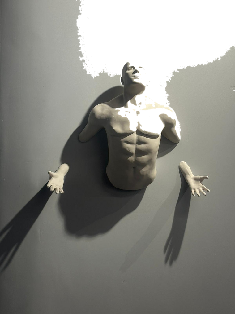 Drag&Drop transparent product image - Wall Sculpture Man